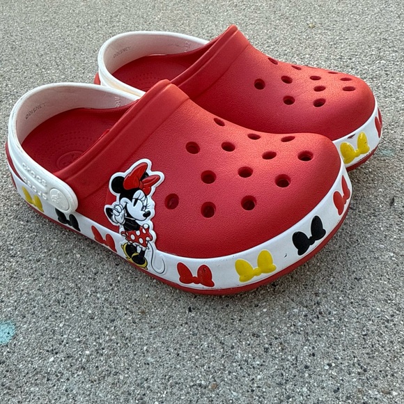 Crocs x Disney Minnie Mouse Girls-size J1 preloved great condition Disneyland - Picture 1 of 6